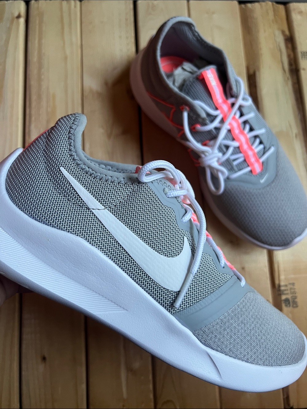 Nike Women’s Gray & Pink Lightweight Training Shoes